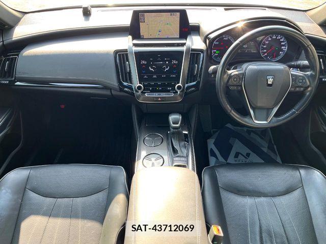 Toyota CROWN SEDAN 2019-05 7357308-1