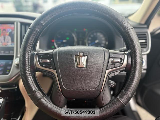 Toyota CROWN SEDAN 2016-03 7357327-15