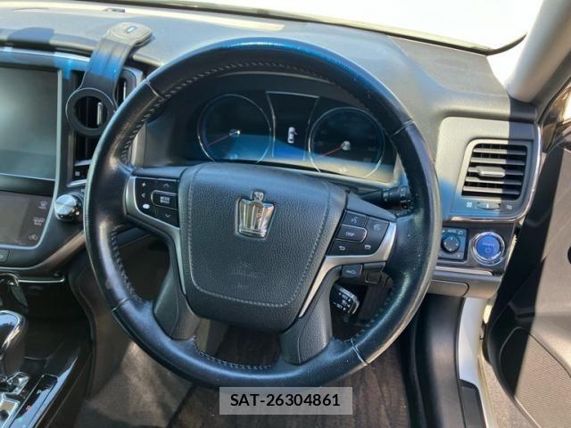Toyota CROWN SEDAN 2013-09 7357331-18