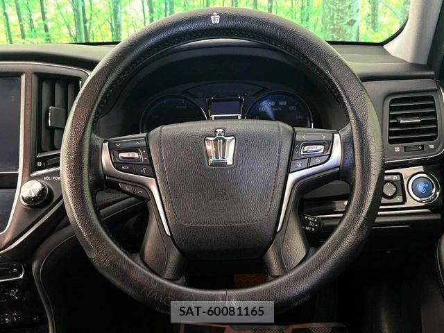Toyota CROWN SEDAN 2015-11 7357324-11