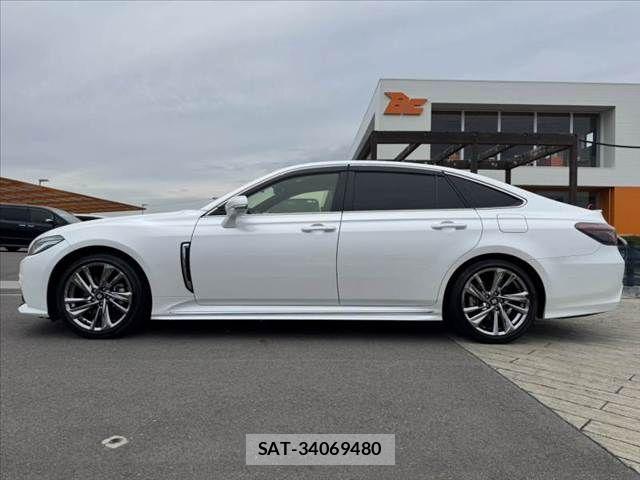 Toyota CROWN SEDAN 2022-01 7357287-10