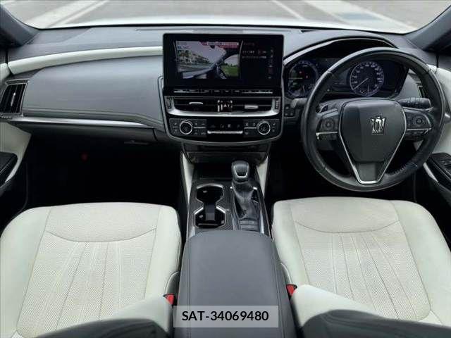 Toyota CROWN SEDAN 2022-01 7357287-1