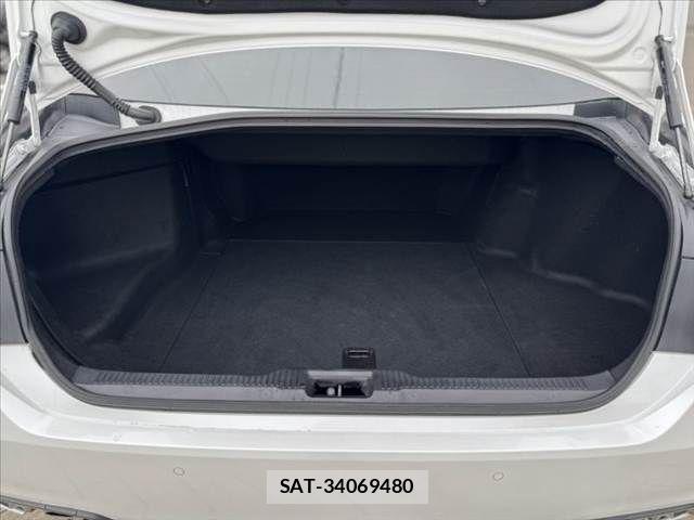 Toyota CROWN SEDAN 2022-01 7357287-19