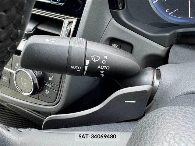 Toyota CROWN SEDAN 2022-01 7357287-25