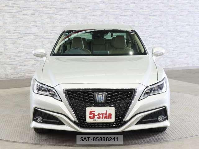 Toyota CROWN SEDAN 2018-07 7357309-10