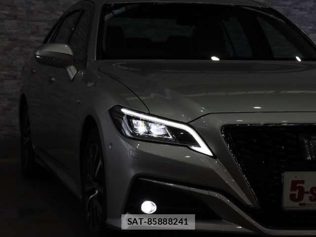 Toyota CROWN SEDAN 2018-07 7357309-14