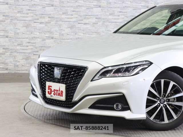 Toyota CROWN SEDAN 2018-07 7357309-15