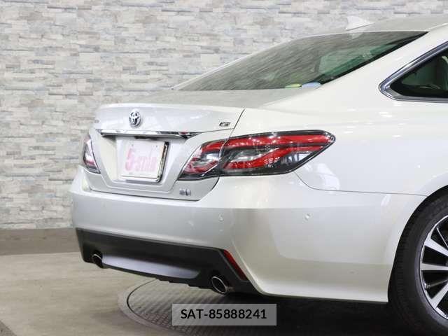 Toyota CROWN SEDAN 2018-07 7357309-17