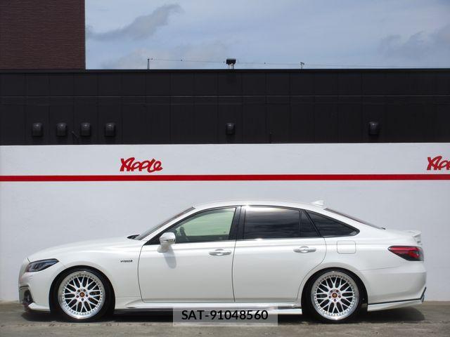 Toyota CROWN SEDAN 2018-06 7357299-11