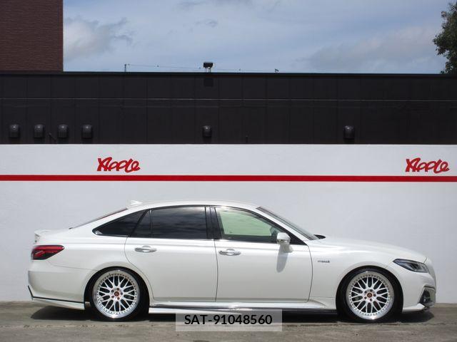 Toyota CROWN SEDAN 2018-06 7357299-12
