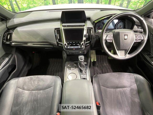 Toyota CROWN SEDAN 2019-01 7357300-1