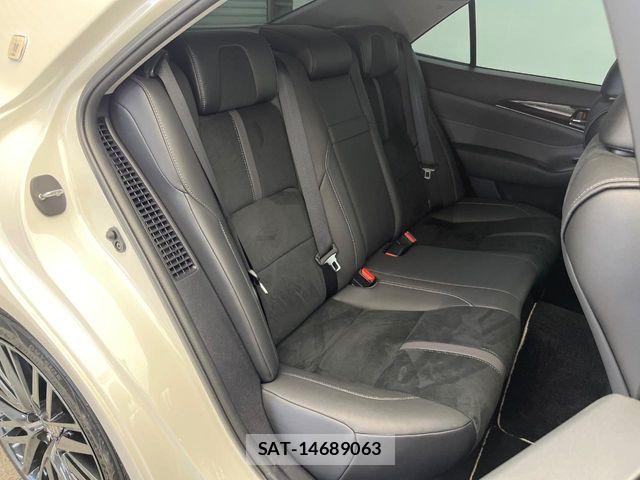 Toyota CROWN SEDAN 2018-05 7357298-13