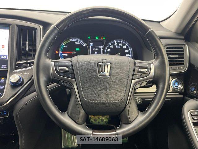 Toyota CROWN SEDAN 2018-05 7357298-15
