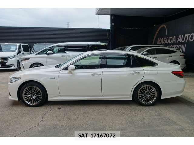 Toyota CROWN SEDAN 2018-07 7357293-4