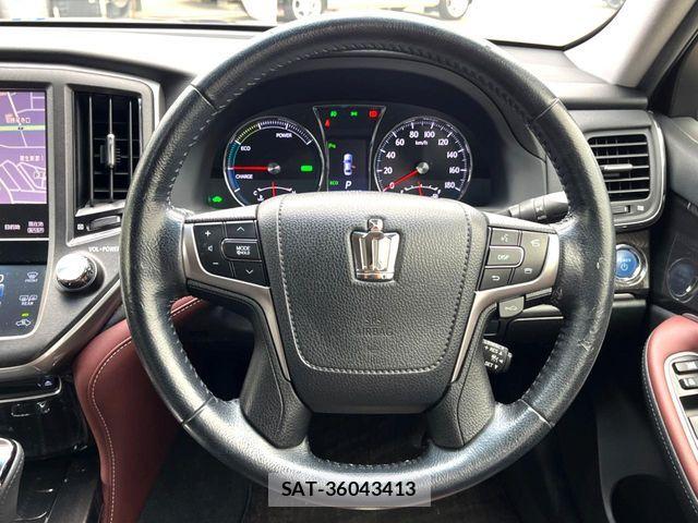 Toyota CROWN SEDAN 2015-02 7357315-9