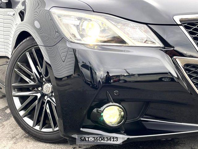Toyota CROWN SEDAN 2015-02 7357315-10