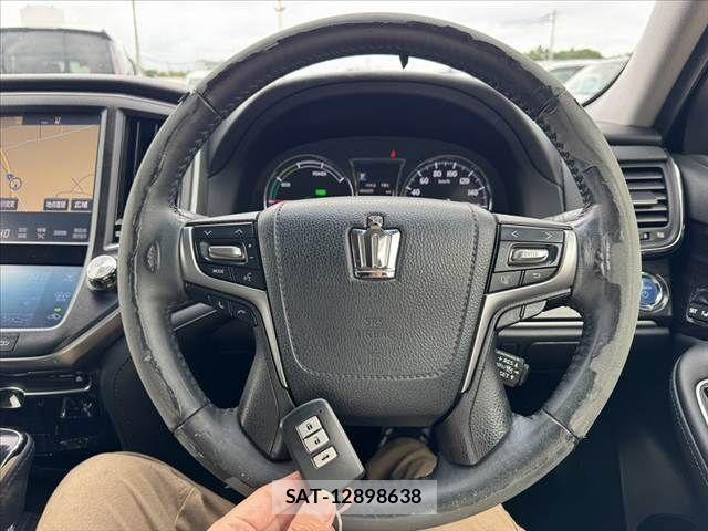 Toyota CROWN SEDAN 2016-10 7357319-6