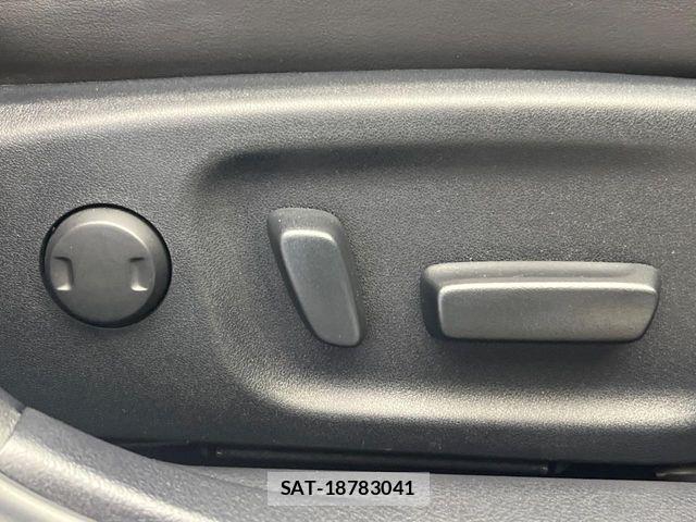 Toyota CROWN SEDAN 2018-04 7357306-9