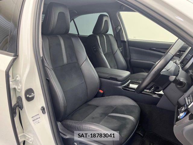 Toyota CROWN SEDAN 2018-04 7357306-11