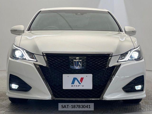Toyota CROWN SEDAN 2018-04 7357306-13