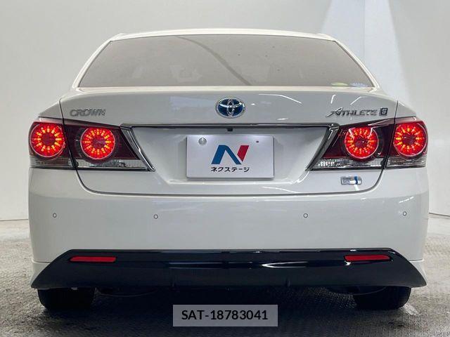 Toyota CROWN SEDAN 2018-04 7357306-14