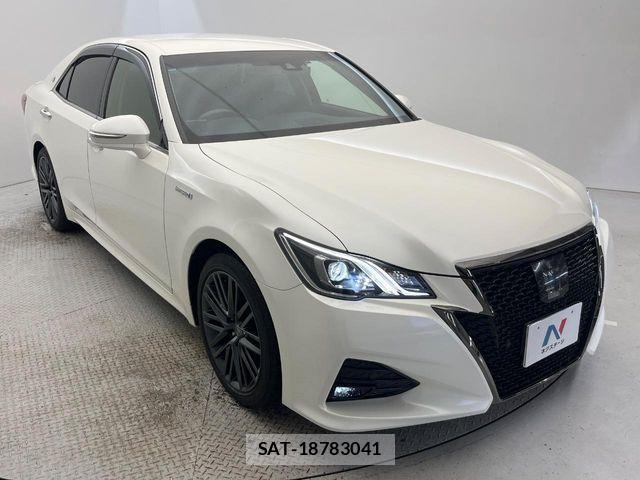 Toyota CROWN SEDAN 2018-04 7357306-15