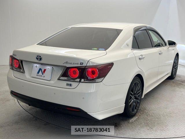 Toyota CROWN SEDAN 2018-04 7357306-16