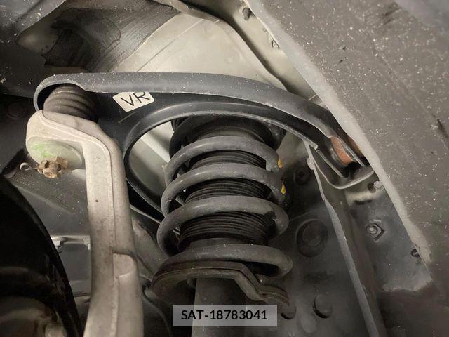 Toyota CROWN SEDAN 2018-04 7357306-18