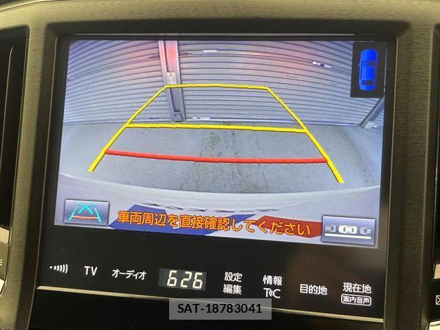 Toyota CROWN SEDAN 2018-04 7357306-4