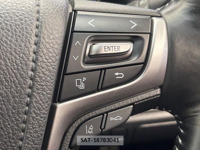 Toyota CROWN SEDAN 2018-04 7357306-5