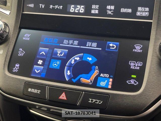 Toyota CROWN SEDAN 2018-04 7357306-8