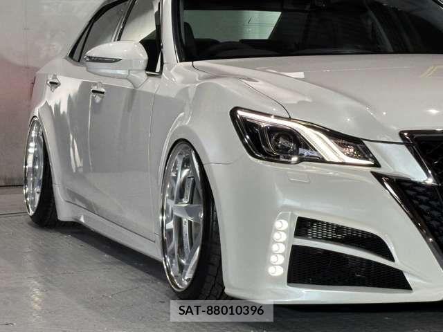 Toyota CROWN SEDAN 2015-11 7357294-1