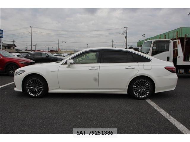 Toyota CROWN SEDAN 2018-09 7357297-10