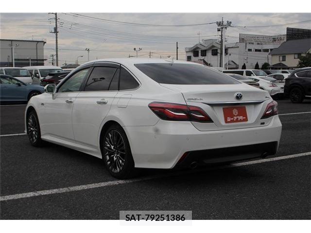 Toyota CROWN SEDAN 2018-09 7357297-11