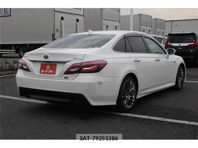 Toyota CROWN SEDAN 2018-09 7357297-13