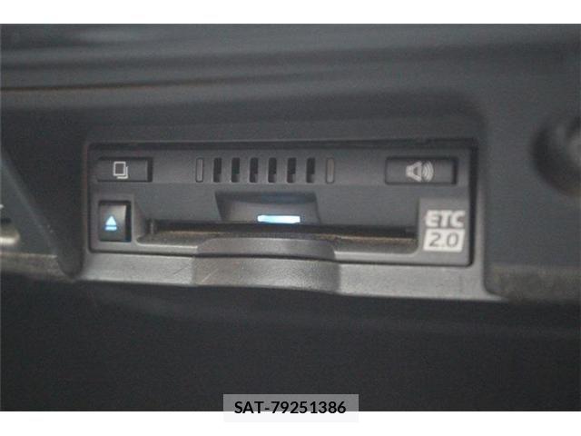 Toyota CROWN SEDAN 2018-09 7357297-5