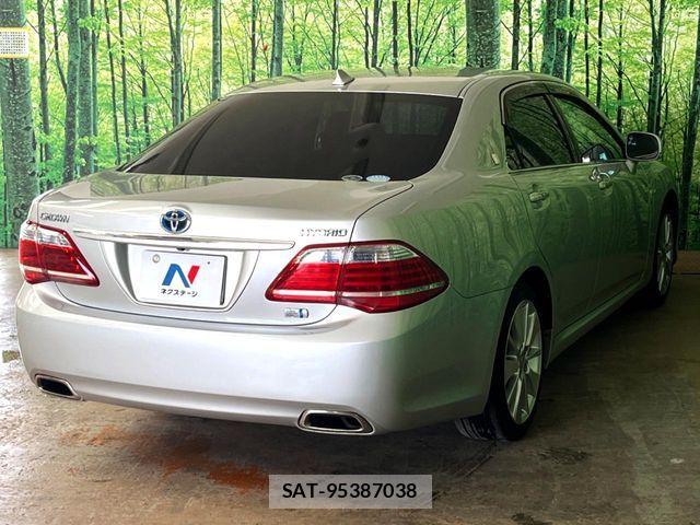 Toyota CROWN SEDAN 2010-05 7357326-11