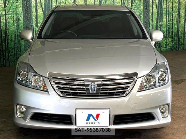 Toyota CROWN SEDAN 2010-05 7357326-8