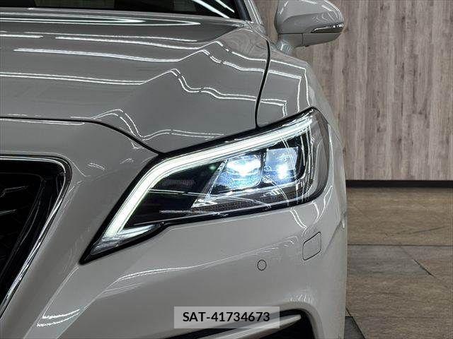 Toyota CROWN SEDAN 2018-11 7357305-10