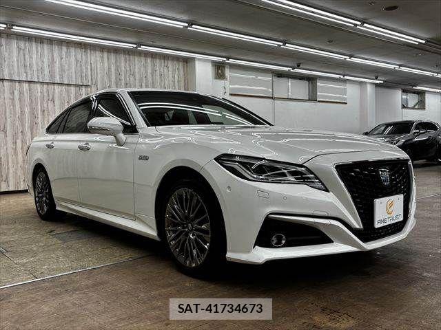 Toyota CROWN SEDAN 2018-11 7357305-14