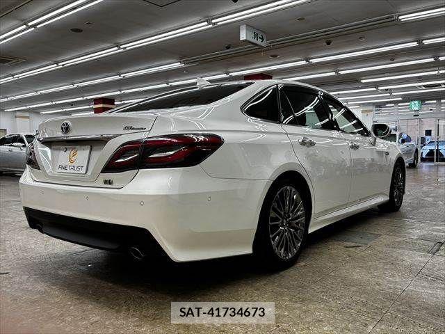 Toyota CROWN SEDAN 2018-11 7357305-17
