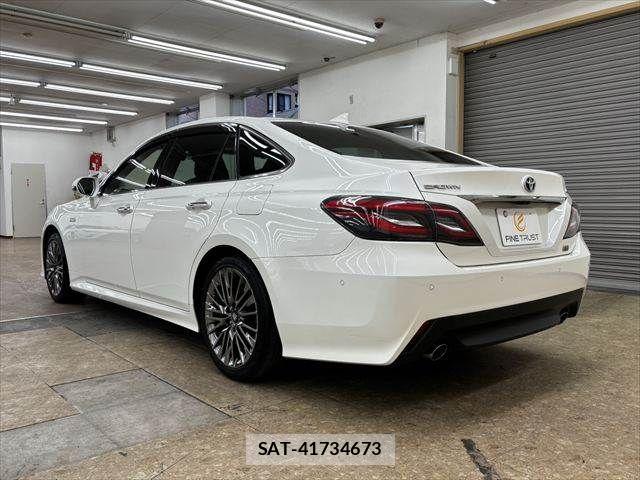 Toyota CROWN SEDAN 2018-11 7357305-18