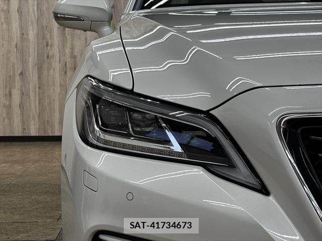 Toyota CROWN SEDAN 2018-11 7357305-22