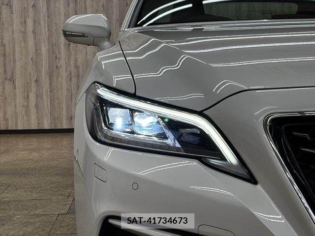 Toyota CROWN SEDAN 2018-11 7357305-29