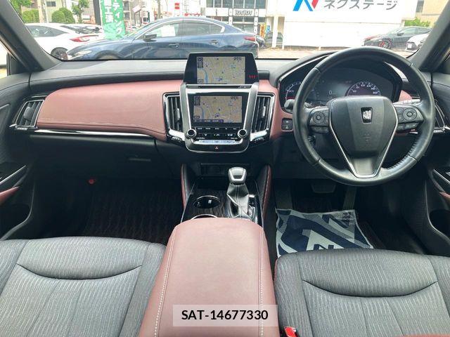 Toyota CROWN SEDAN 2018-10 7391724-1