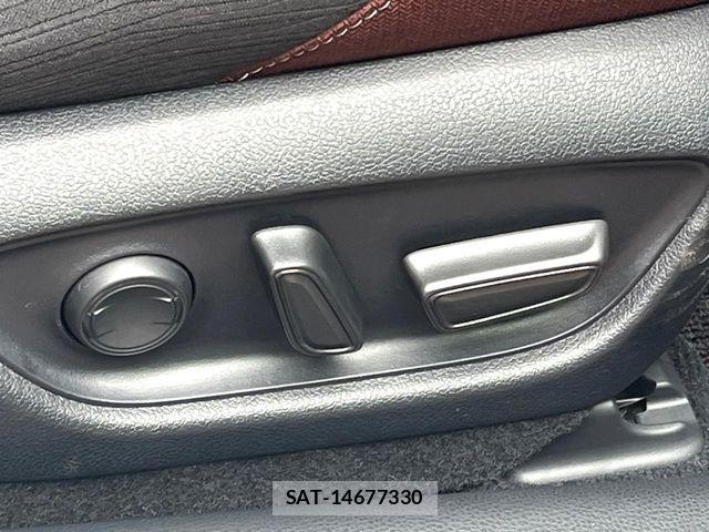 Toyota CROWN SEDAN 2018-10 7391724-5