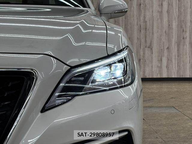Toyota CROWN SEDAN 2018-11 7391723-10