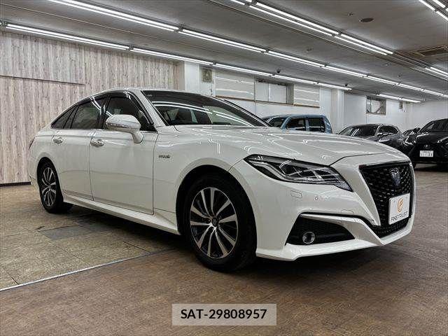 Toyota CROWN SEDAN 2018-11 7391723-14