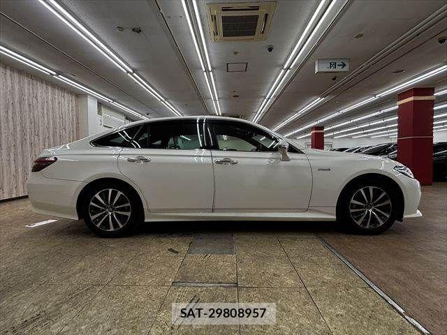 Toyota CROWN SEDAN 2018-11 7391723-15