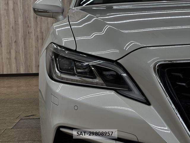 Toyota CROWN SEDAN 2018-11 7391723-22